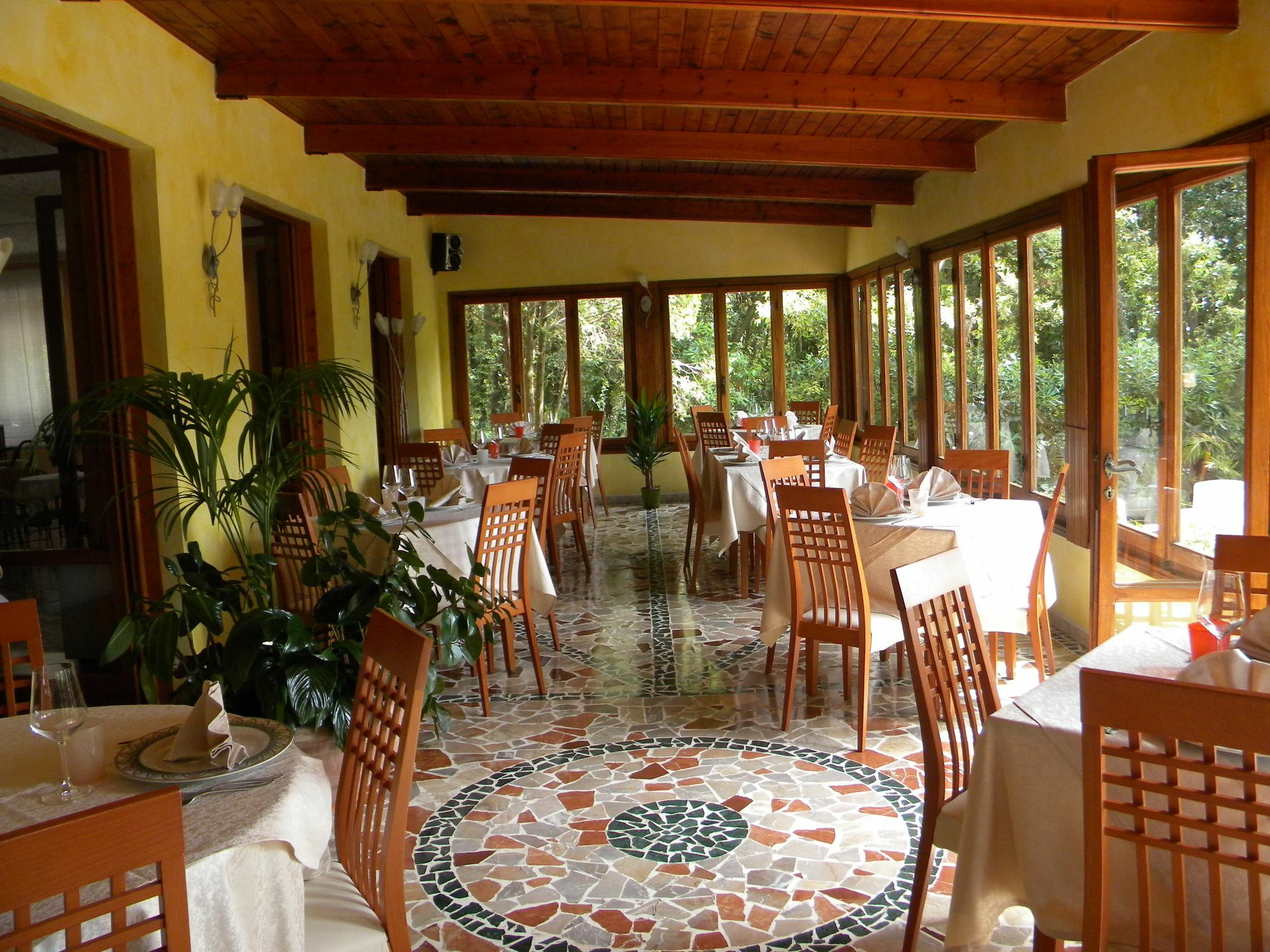 Hotel La Rosa Del Tirreno リヴォルノ エクステリア 写真