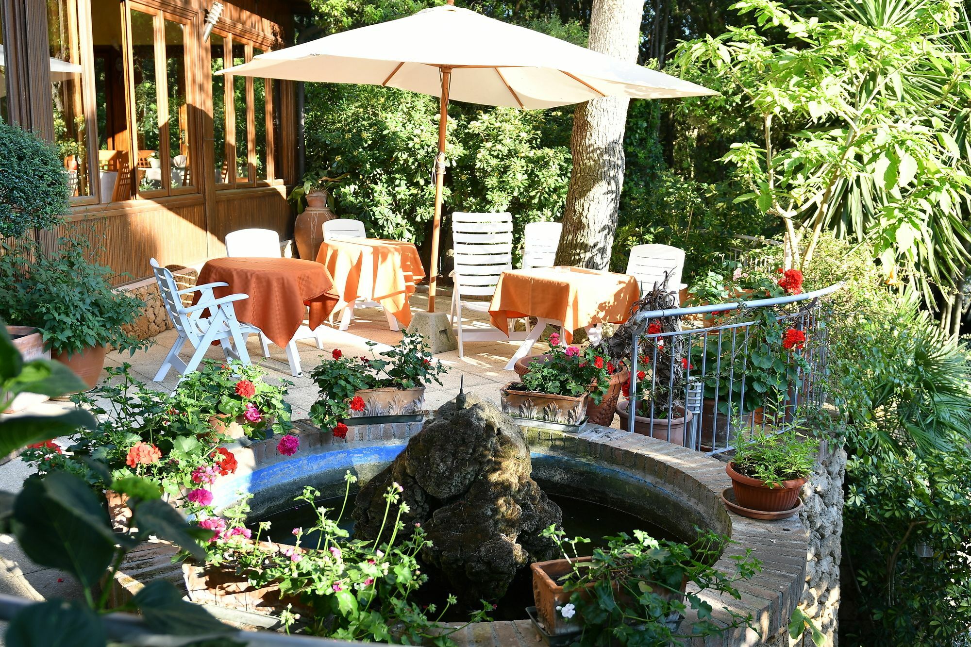 Hotel La Rosa Del Tirreno リヴォルノ エクステリア 写真